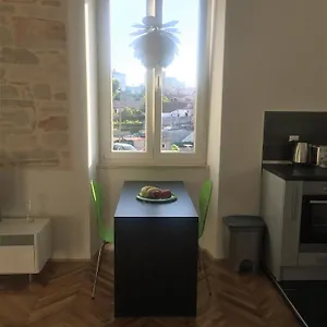 Excellent City In Antic Appartement Pula