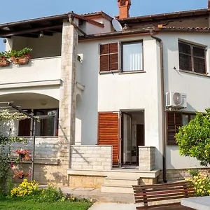 Nena Apartman Póla